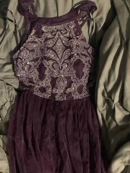 Purple Size 0 Straight Dress on Queenly