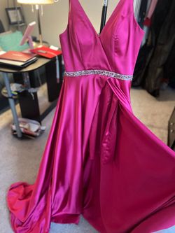 Pink Size 2 Train Dress on Queenly
