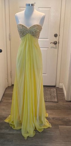La Femme Yellow Size 0 Wedding Guest $300 Straight Dress on Queenly