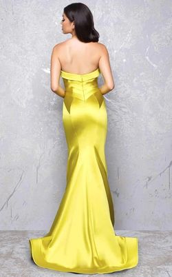 Mac Duggal Yellow Size 4 Black Tie Sweetheart Strapless Mermaid Dress on Queenly