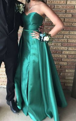 Green Size 4 Ball gown on Queenly