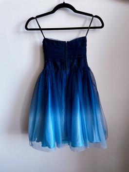 Style o o Blue Size 4 Midi $300 Cocktail Dress on Queenly