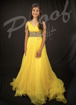 Sherri Hill Yellow Size 2 V Neck Custom Train Sequined Ball gown on Queenly