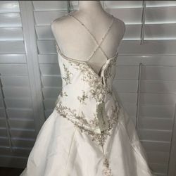 Christina Wu White Size 10 Sweetheart Ball gown on Queenly