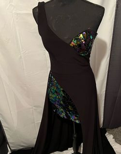 Alisha Hill Black Tie Size 2 One Shoulder Side slit Dress on Queenly