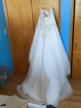 Kitty Chen White Size 18 Jewelled Floor Length Appearance Plus Size Ball gown on Queenly