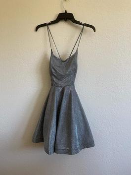 Macys Silver Size 0 Homecoming Prom Cocktail Dress on Queenly