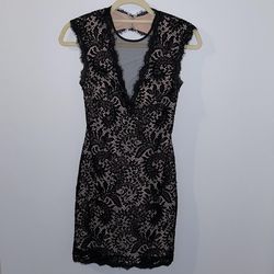 Bloomingdale Black Size 0 Pattern Cocktail Dress on Queenly