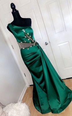 Desired Closet Green Size 6 Floor Length Mermaid Dress on Queenly