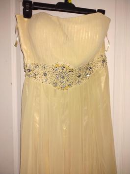 May Queen  Nude Size 12 Straight Dress on Queenly