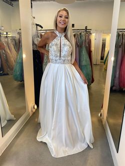 Jasz Couture White Size 12 Prom Pageant A-line Beaded Top Sequin Ball gown on Queenly