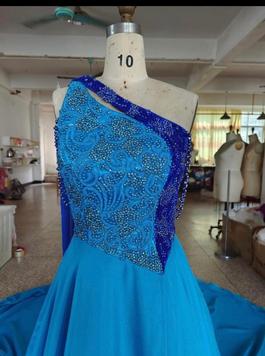 Yubin Gao Blue Size 6 Ball gown on Queenly