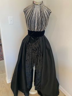 Mac Duggal Black Tie Size 4 Prom Custom Train Dress on Queenly