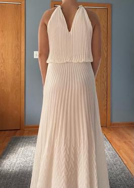 Xscape White Size 2 Floor Length Straight Dress on Queenly