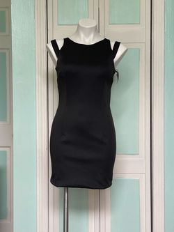 Jolene Black Size 2 Mini Cocktail Dress on Queenly