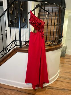 520 Red Size 00 Floor Length Side slit Dress on Queenly