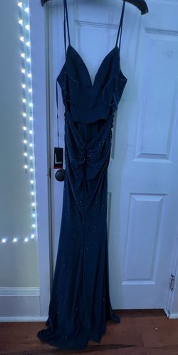 La Femme Blue Size 4 Prom Straight Dress on Queenly