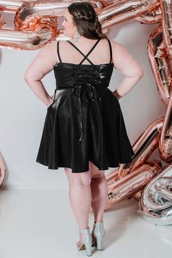 Style Velma Sydneys Closet Black Size 18 Corset Cocktail Dress on Queenly