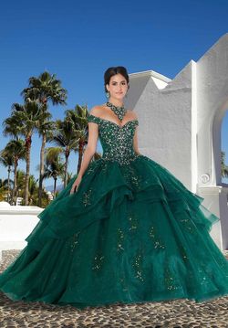 Style Clara MoriLee Green Size 0 Tall Height Ball gown on Queenly