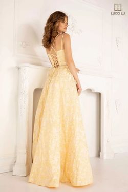 Style Hudson Lucci Lu Yellow Size 0 Tall Height A-line Floral Ball gown on Queenly