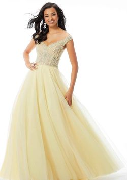 Style Estie MoriLee Yellow Size 10 Pageant Black Tie Flare Ball gown on Queenly
