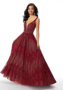 Style Daisy MoriLee Red Size 0 V Neck Fitted Train Floor Length Ball gown on Queenly