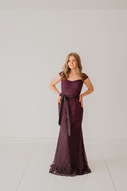 Style Nikki MoriLee Purple Size 10 Belt Straight Dress on Queenly