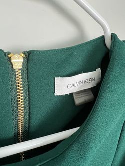 Calvin Klein Green Size 2 Black Tie Interview Cocktail Dress on Queenly