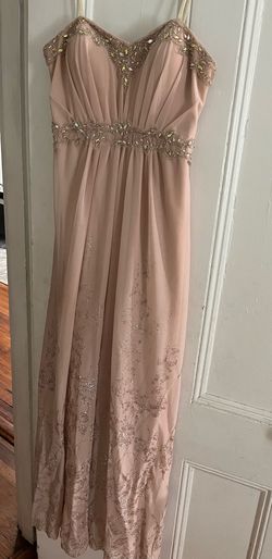 Cachet Nude Size 6 Ball gown on Queenly