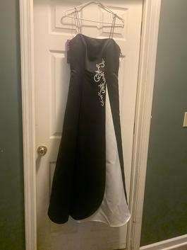 Black Size 10 Train Dress on Queenly