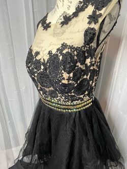 Dave Black Tie Size 10 50 Off Cocktail Dress on Queenly