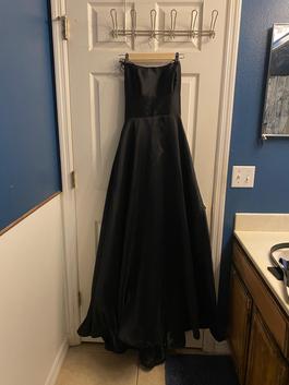 Black Size 10 Train Dress on Queenly