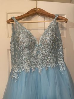 Giovanni Blue Size 6 Medium Height Floor Length Ball gown on Queenly