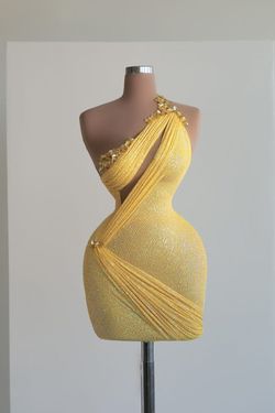 Yellow Size 6 Cocktail Dress on Queenly