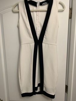 White Size 6 Cocktail Dress on Queenly