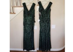 Style Emerald Green Sequined V-Neck Formal Ball Gown Cinderella Divine Green Size 10 Cap Sleeve Wedding Guest Side slit Dress on Queenly