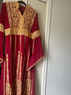 Red Size 32 Train Dress on Queenly