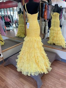 Colors Yellow Size 6 Floor Length Prom Mermaid Dress on Queenly