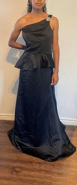 Marie Lee Black Size 20 Floor Length Ball gown on Queenly
