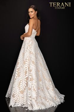 Style 2011P1183 Terani Couture White Size 8 Tall Height Floor Length Prom Ball gown on Queenly