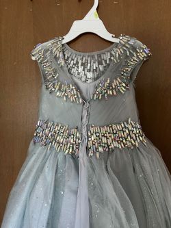 calla Silver Size 0 Shiny Cupcake Ball gown on Queenly
