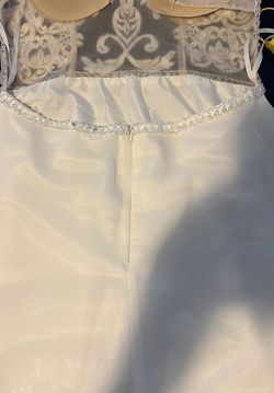 White Size 4 Straight Dress on Queenly