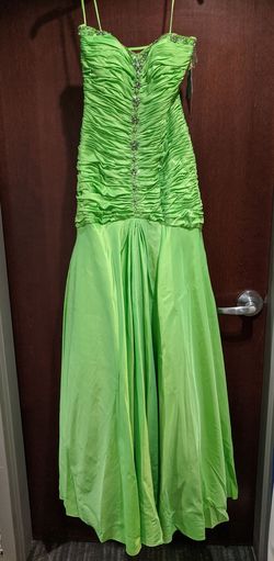 Style 8122 MoriLee Green Size 6 Mori Lee 50 Off Tall Height Mermaid Dress on Queenly