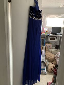 Style N/A N/A Royal Blue Size 12 Prom Ball gown on Queenly