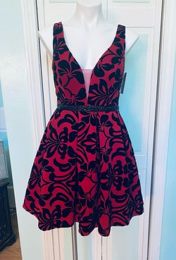 Jolene Red Size 8 Black Tie Midi Summer Cocktail Dress on Queenly
