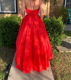Juliet Red Size 6 Floor Length Prom Ball gown on Queenly