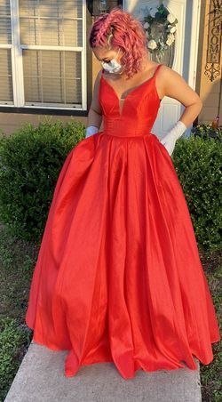 Juliet Red Size 6 Floor Length Prom Ball gown on Queenly