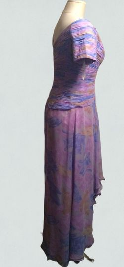 Daymor Couture Multicolor Size 4 Party Prom Silk Straight Dress on Queenly