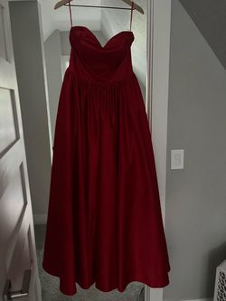 Red Size 8 Ball gown on Queenly
