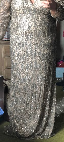 Mac Duggal Nude Size 16 Plus Size Straight Dress on Queenly